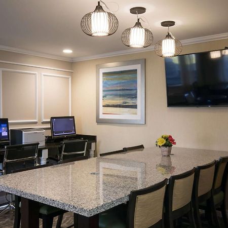 Отель Baymont By Wyndham Detroit Airport/Ромулус Экстерьер фото
